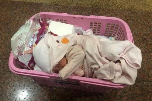 Bé trai sơ sinh bị bỏ rơi trước cổng chùa Bồ Đề