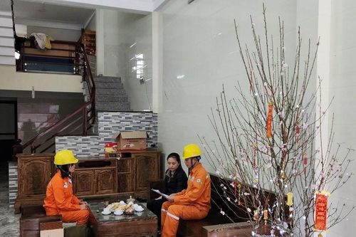 PC Tuyên Quang tuyên truyền cảnh báo hóa đơn tiền điện tăng cao sau dịp Tết