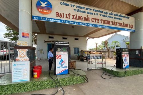 2 doanh nghiệp xăng dầu An Giang giảm thời gian bán hàng, dùng cột đo nhiên liệu hết hạn kiểm định