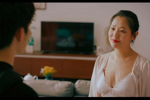 Vẻ bốc lửa của chị giàu 'săn' trai trẻ trong 'Đừng nói khi yêu'