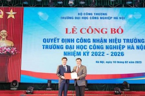 Tiến sĩ 47 tuổi được bổ nhiệm làm Hiệu trưởng Trường Đại học Công nghiệp Hà Nội