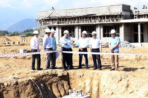 Đưa cụm dự án trọng điểm truyền tải 220kV Huội Quảng - Nghĩa Lộ - Việt Trì về đích