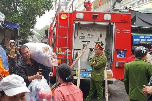 Cập nhật mới nhất từ hiện trường vụ cháy chợ Tam Bạc (Hải Phòng)