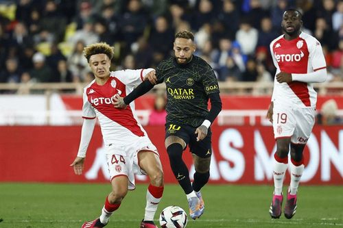 Vắng Messi và Mbappe, PSG phơi áo trên sân Monaco