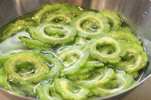 Thêm vài giọt này, mướp đắng không còn đắng lại giòn ngon hơn gấp bội