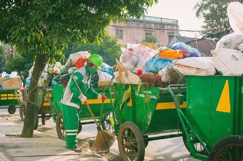 Một công ty xử lý rác ở Huế nộp gần 1 tỷ đồng do chi vượt quỹ lương