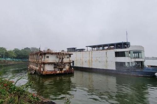 Tây Hồ (Hà Nội): Kiên quyết di dời 4 phương tiện tàu thuyền cũ khỏi Hồ Tây trong quý I năm 2023