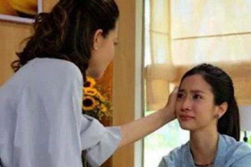 Món quà mẹ chồng tặng kỷ niệm 10 năm ngày cưới khiến tôi òa khóc nức nở cảm ơn