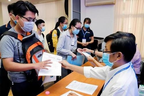 Kiến nghị bỏ xét tuyển Đại học bằng học bạ vì lo ngại 'chạy điểm', Bộ GD&ĐT nói gì?