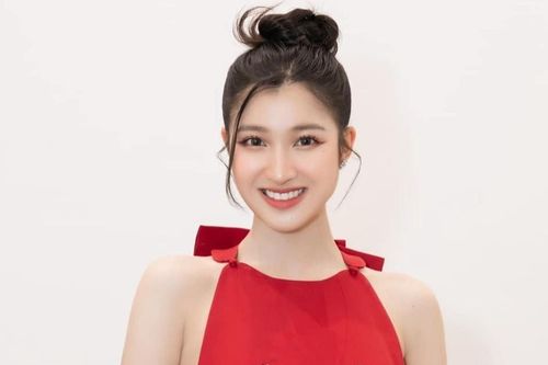 Phương Nhi ghi điểm nhờ găng tay đỏ