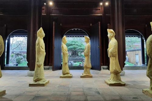 Cẩn trọng khi đưa vật lạ vào di sản