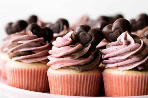 Vào bếp làm bánh cupcake cho ngày Lễ Tình nhân: Vừa đẹp vừa ngon