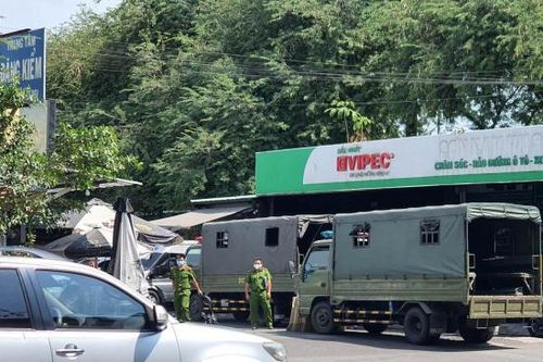 Công an phong tỏa, khám xét Trung tâm đăng kiểm 50-05V