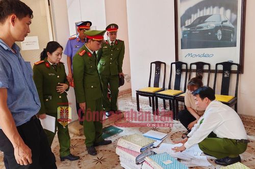 Thừa Thiên-Huế: Khám xét khẩn cấp tại 2 trung tâm đăng kiểm xe cơ giới