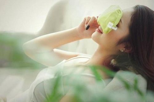 7 cách tự nhiên làm dịu khô, mỏi mắt... do thói quen sinh hoạt