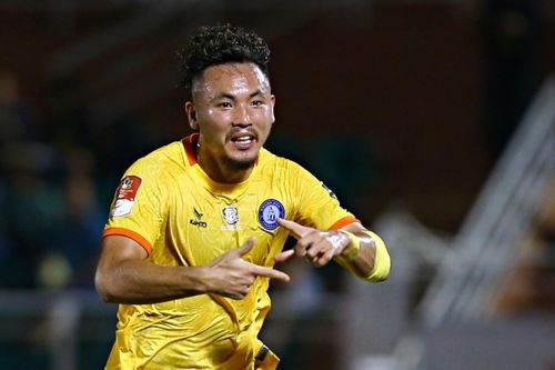 Việt kiều từ giải hạng 5 Pháp ăn mừng bàn đầu tiên tại V.League