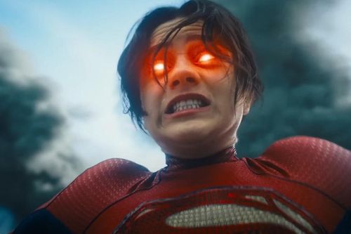 Supergirl thay thế Superman