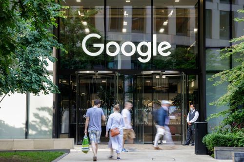 Google mất kiểm soát trong cuộc đua AI