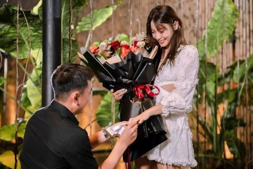 Lý Hoàng Nam cầu hôn bạn gái hơn tuổi