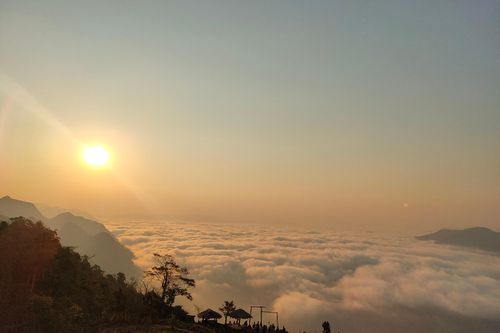 Đến Hòa Bình 'săn' mây ở Hang Kia