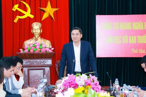 Phó Bí thư Tỉnh ủy Hoàng Nghĩa Hiếu làm việc với Ban Thường vụ Thị ủy Thái Hòa