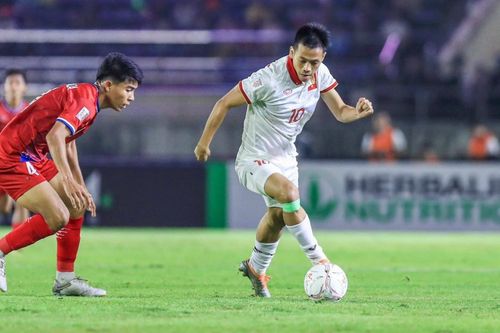 Nghịch lý phong độ của Văn Quyết ở tuyển Việt Nam và Hà Nội FC