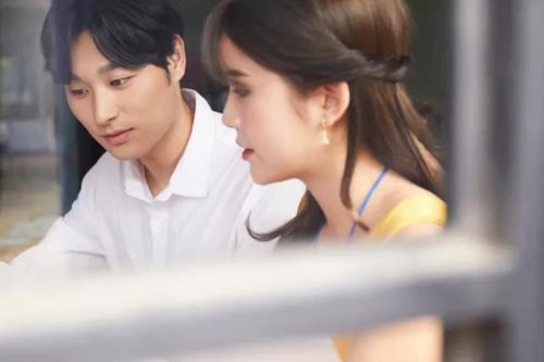 Bạn trai muốn cùng đứng tên sổ đỏ mới chịu làm đám cưới