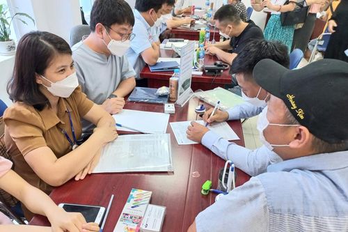 Lao động về nước khó tìm việc