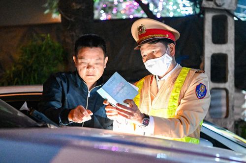 Đưa vợ đi chơi Valentine, tài xế bị phạt 7 triệu vì uống rượu