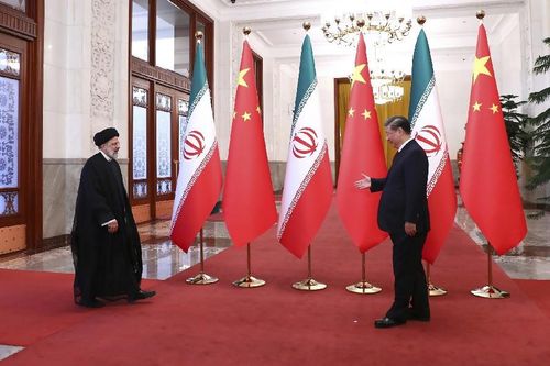 Tổng thống Iran thăm Trung Quốc: Ký hơn 20 văn kiện hợp tác và lời ca ngợi của ông Tập Cận Bình