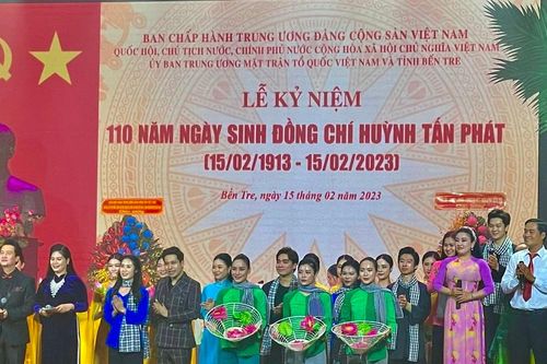 Long trọng kỷ niệm 110 năm ngày sinh đồng chí Huỳnh Tấn Phát