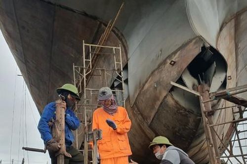 Sông Hồng ký sự - Kỳ 12: Ở xưởng đóng tàu nghìn tấn