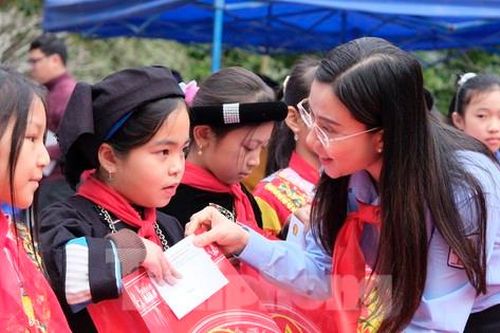 Phát huy truyền thống tuổi nhỏ chí lớn của các thế hệ thiếu nhi Việt Nam