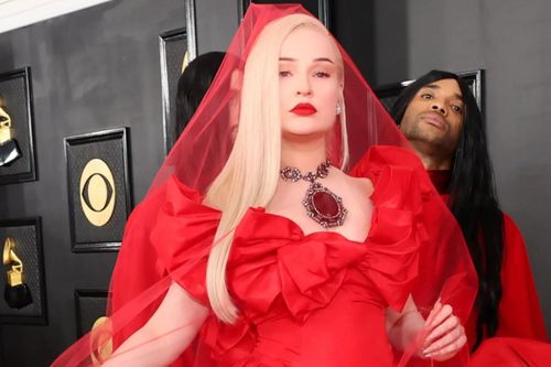 Màu hồng Barbie bị soán ngôi