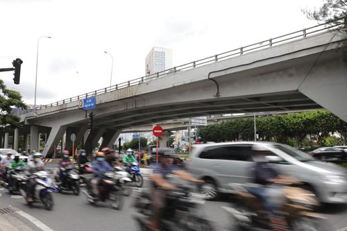 Xe hơi được qua cầu Nguyễn Hữu Cảnh từ cuối tháng 2