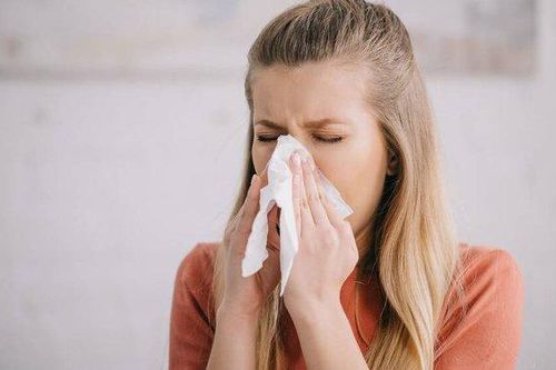 Hen suyễn do dị ứng vào mùa, cần làm gì để đối phó?