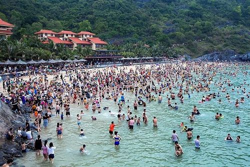 Nghỉ lễ 30/4 -1/5, tránh tình trạng 'cháy tour' du khách có xu hướng đặt chỗ sớm
