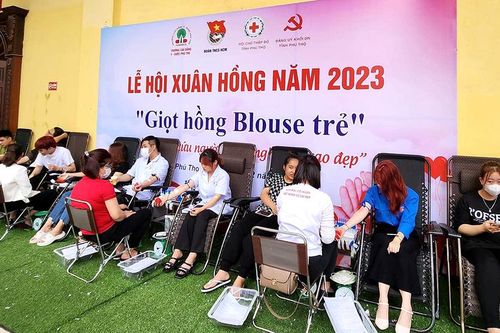 Phú Thọ: Lễ hội Xuân hồng 'Giọt hồng Blouse trẻ'