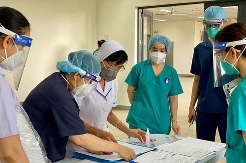 Tăng phụ cấp ưu đãi theo nghề lên 100% đối với viên chức y tế