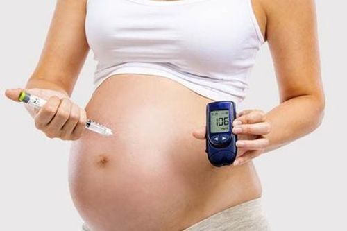 Giúp sản phụ 155kg tiền sản giật nặng kèm đái tháo đường thai kỳ 'mẹ tròn con vuông'