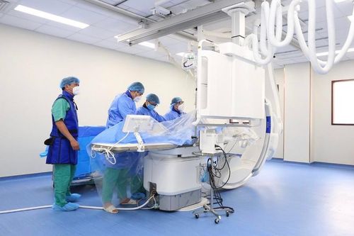 Cứu sống bệnh nhân 79 tuổi bị trụy tim mạch, tính mạng nguy kịch