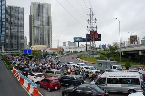Cầu vượt Nguyễn Hữu Cảnh thông xe trở lại khi nào?