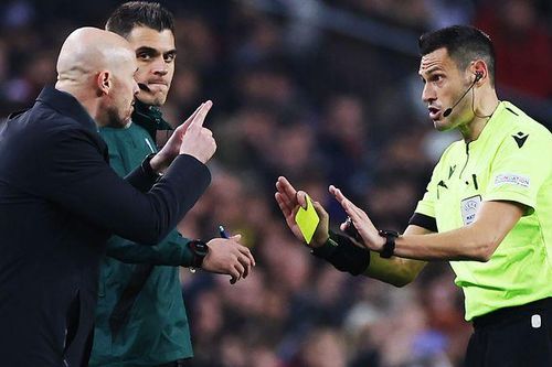 MU hòa Barca, Erik ten Hag và Xavi đua nhau tố trọng tài 'mờ mắt'