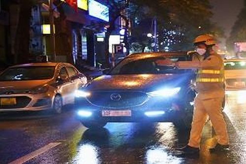 Cục CSGT kiểm tra nồng độ cồn, xe quá khổ, hết đăng kiểm ở 30 tỉnh, thành