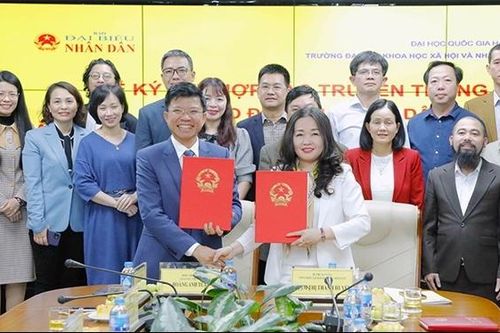 Báo Đại biểu Nhân dân ký kết hợp tác truyền thông với Trường Đại học Khoa học xã hội và Nhân văn