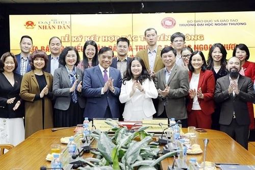 Báo Đại biểu Nhân dân ký kết hợp tác truyền thông với Trường Đại học Ngoại thương