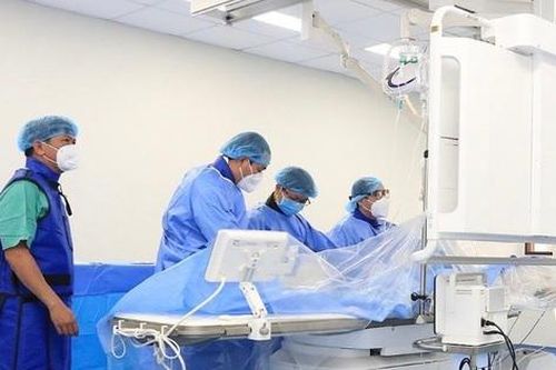 Cụ bà trụy tim mạch do túi phình động mạch lớn sắp vỡ