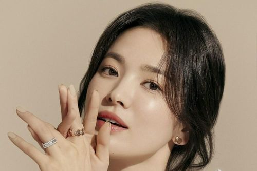 Đeo nhẫn dù chưa cưới