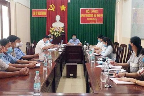 Khi cán bộ, đảng viên nêu gương 'tự soi', 'tự sửa'
