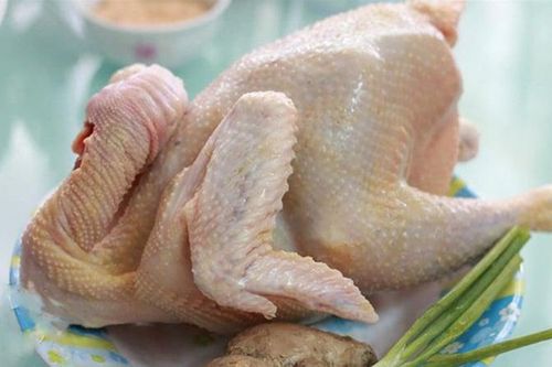 Mẹo chọn gà tươi ngon chắc thịt, không sợ chất tăng trưởng